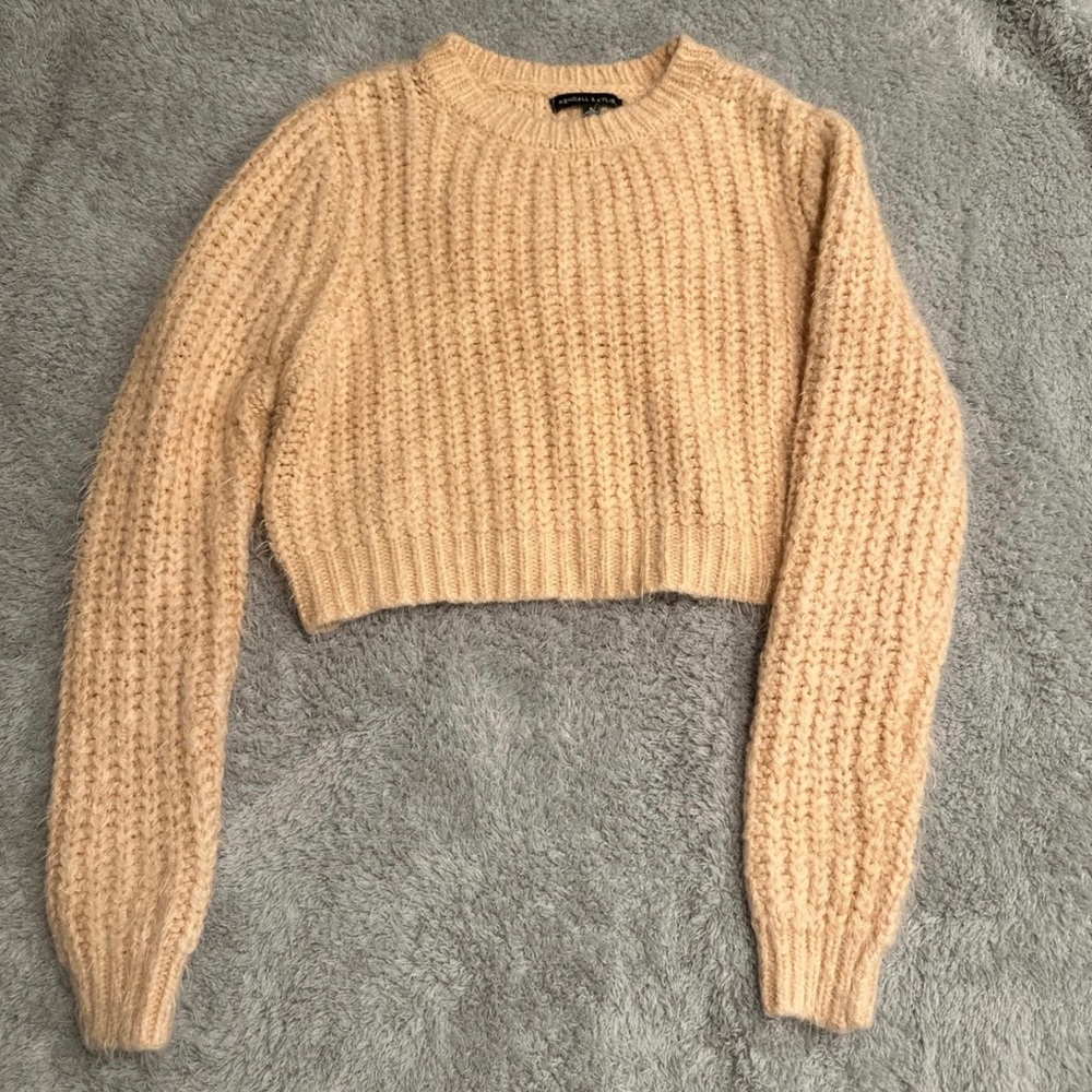 Kendall & Kylie sweater